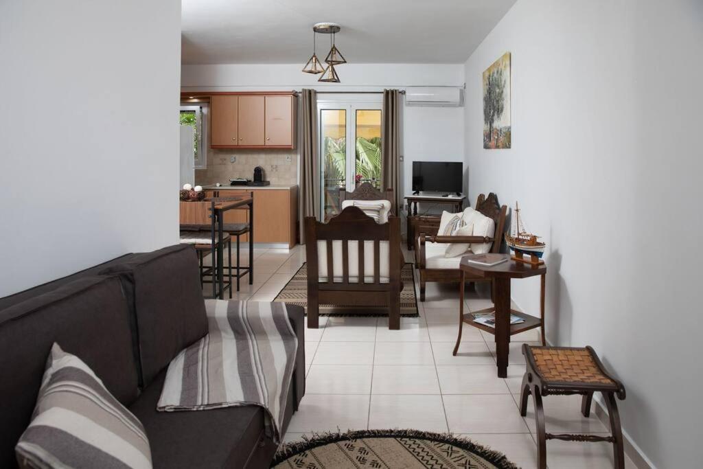 Aegina Town Apartment , With Private Parking Exterior foto